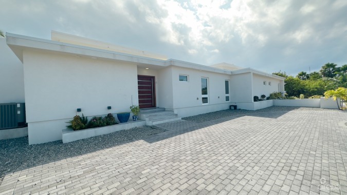 HIGHLANDS DUPLEX WEST BAY