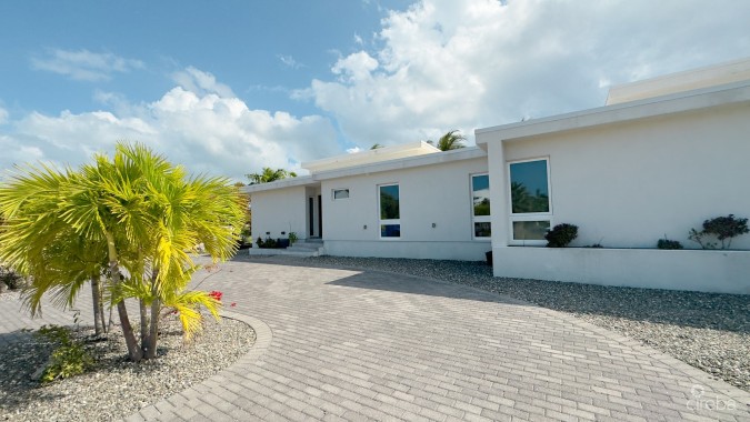 HIGHLANDS DUPLEX WEST BAY