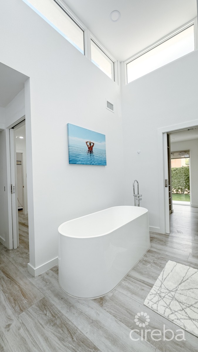 HIGHLANDS DUPLEX WEST BAY