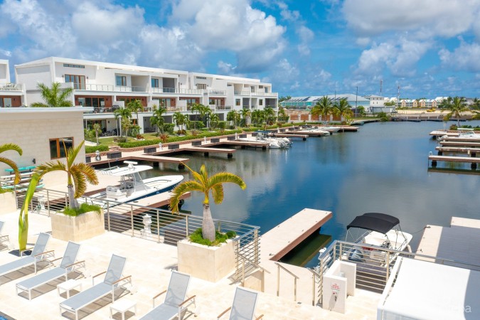 ARVIA WATERFRONT CONDO WITH A DOCK