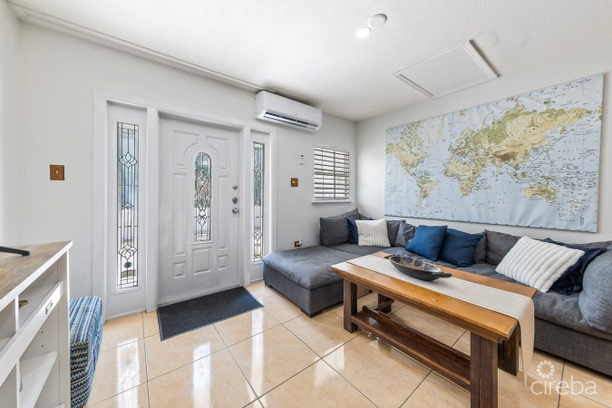 RALEIGH QUAY, GOVERNORS HARBOUR 1 BEDROOM APARTMENT