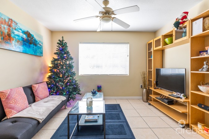 LAKESIDE VILLAS 1 BED / 1 BATH