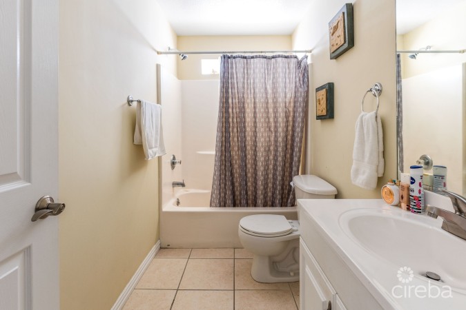 LAKESIDE VILLAS 1 BED / 1 BATH