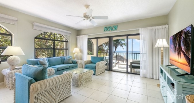 THE HERITAGE CLUB - SEVEN MILE BEACHFRONT CONDO