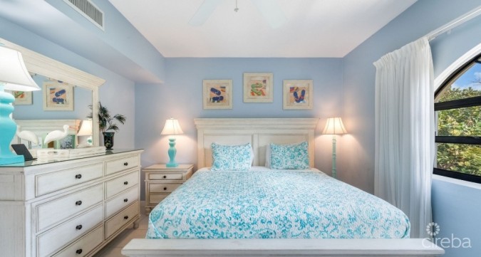 THE HERITAGE CLUB - SEVEN MILE BEACHFRONT CONDO