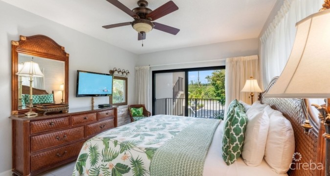 THE HERITAGE CLUB - SEVEN MILE BEACHFRONT CONDO