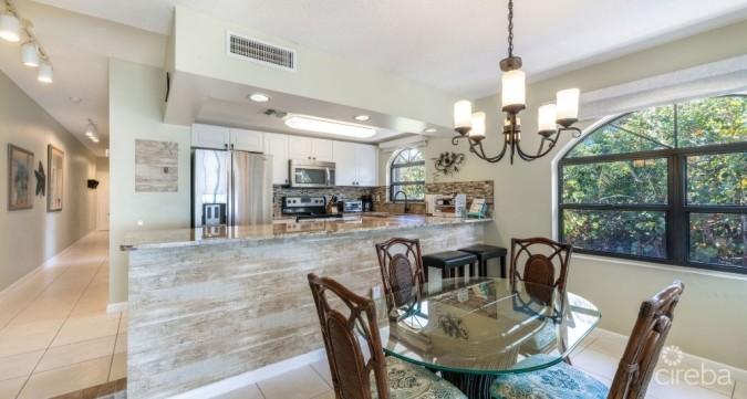 THE HERITAGE CLUB - SEVEN MILE BEACHFRONT CONDO