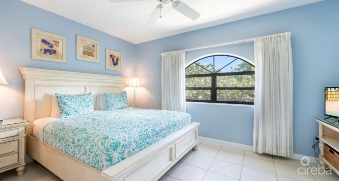 THE HERITAGE CLUB - SEVEN MILE BEACHFRONT CONDO