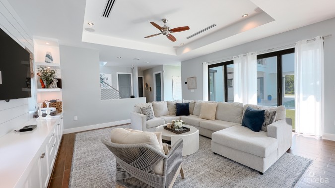 LUXURY HOME - THE AVE SOUTH SOUND