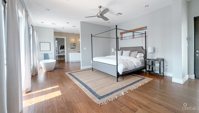 LUXURY HOME - THE AVE SOUTH SOUND
