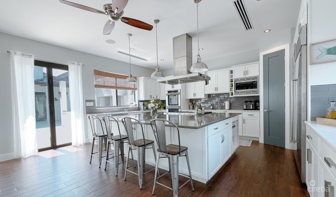 LUXURY HOME - THE AVE SOUTH SOUND