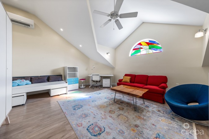 BRITANNIA REGENTS COURT 722, SEVEN MILE CORRIDOR FAMILY HOME