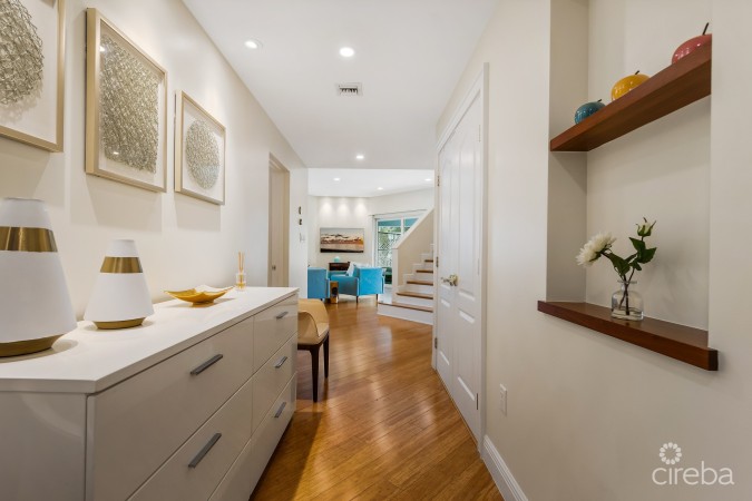 BRITANNIA REGENTS COURT 722, SEVEN MILE CORRIDOR FAMILY HOME