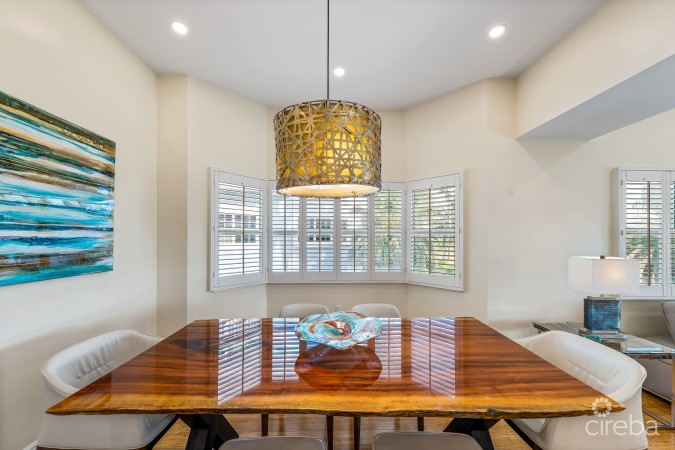 BRITANNIA REGENTS COURT 722, SEVEN MILE CORRIDOR FAMILY HOME