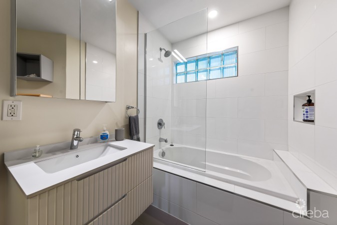 BRITANNIA REGENTS COURT 722, SEVEN MILE CORRIDOR FAMILY HOME