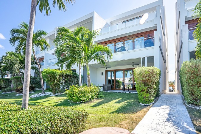ARVIA WATERFRONT CONDO WITH A DOCK