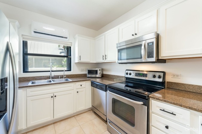ST. TROPEZ VILLAS 3, SOUTH SOUND TOWNHOME