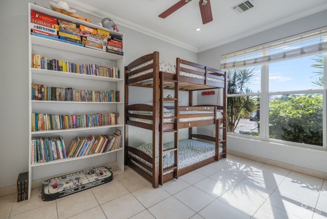 4 BEDROOM  CANAL FRONT DUPLEX WITH POOL - 188 ABBEY WAY UNIT 1