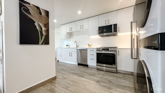 GRAND CAYMANIAN PENTHOUSE - CRYSTAL HARBOUR