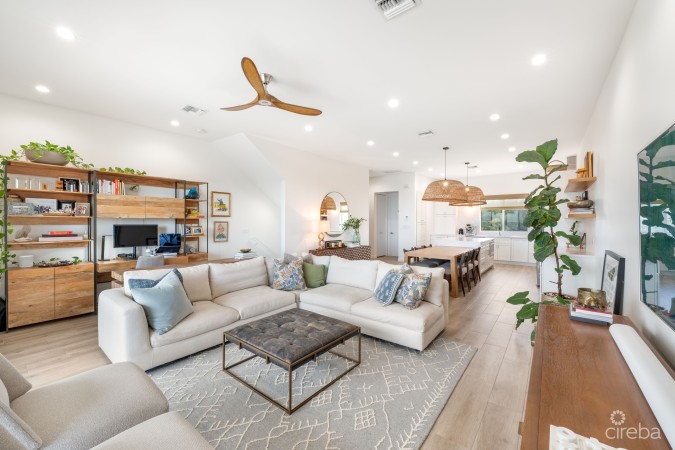 OCEAN CREST 19, WATERFRONT TOWNHOME W/ APARTMENT