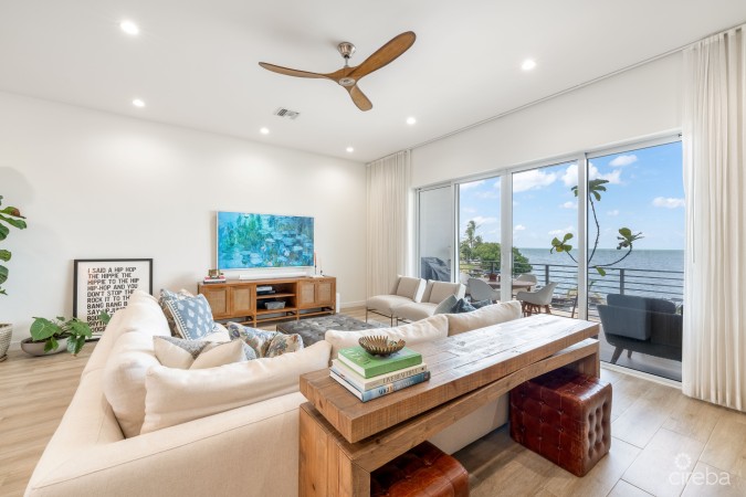 OCEAN CREST 19, WATERFRONT TOWNHOME W/ APARTMENT