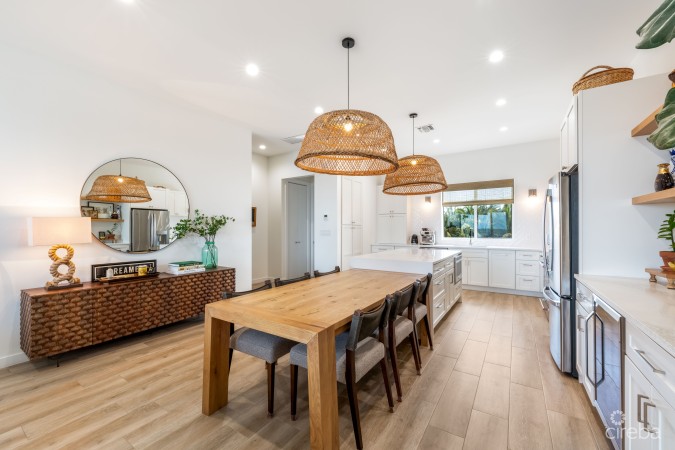 OCEAN CREST 19, WATERFRONT TOWNHOME W/ APARTMENT