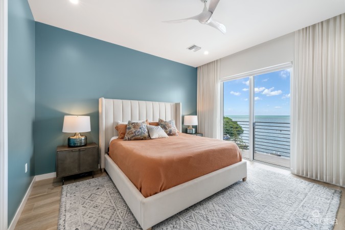 OCEAN CREST 19, WATERFRONT TOWNHOME W/ APARTMENT