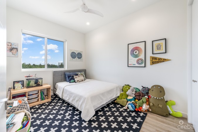 OCEAN CREST 19, WATERFRONT TOWNHOME W/ APARTMENT
