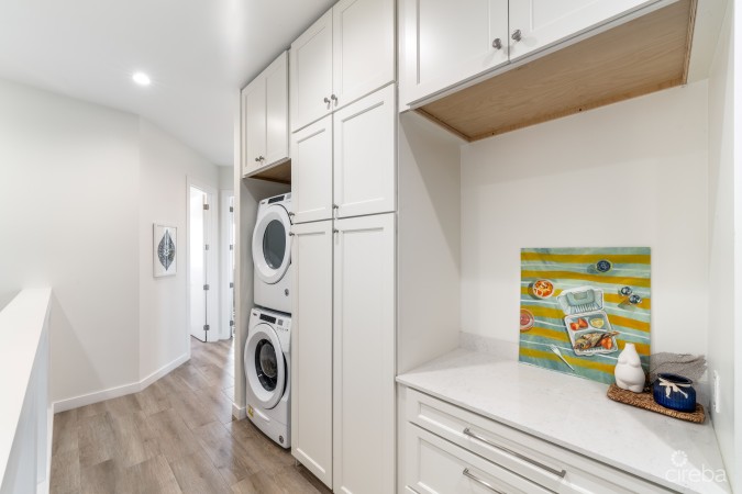 OCEAN CREST 19, WATERFRONT TOWNHOME W/ APARTMENT