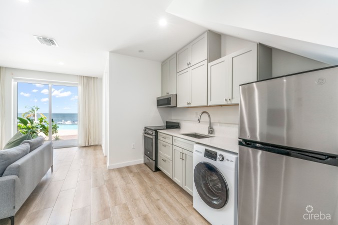 OCEAN CREST 19, WATERFRONT TOWNHOME W/ APARTMENT