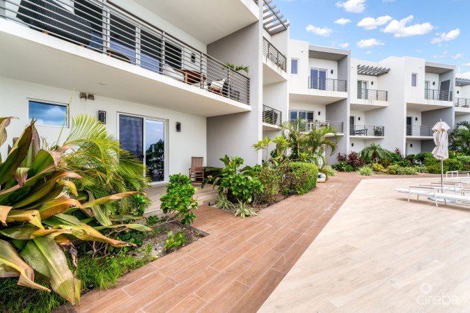 OCEAN CREST 19, WATERFRONT TOWNHOME W/ APARTMENT
