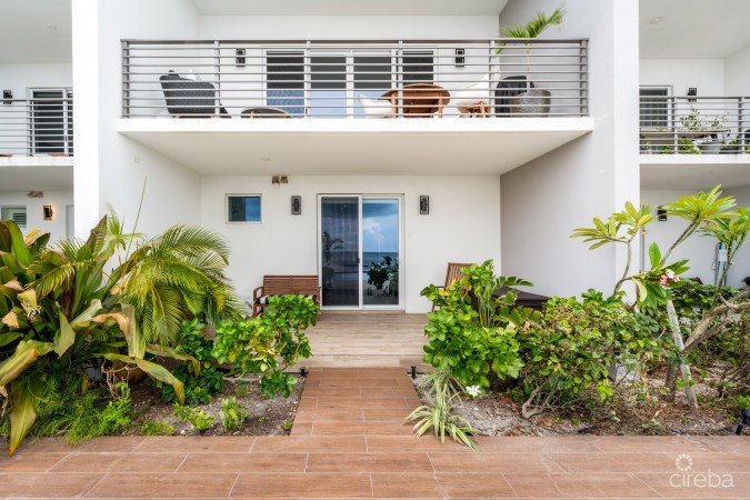 OCEAN CREST 19, WATERFRONT TOWNHOME W/ APARTMENT