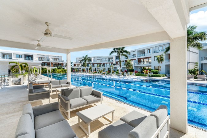 CANAL VIEW BEAUTIFUL ARVIA 3 BED WITH BOAT DOCK