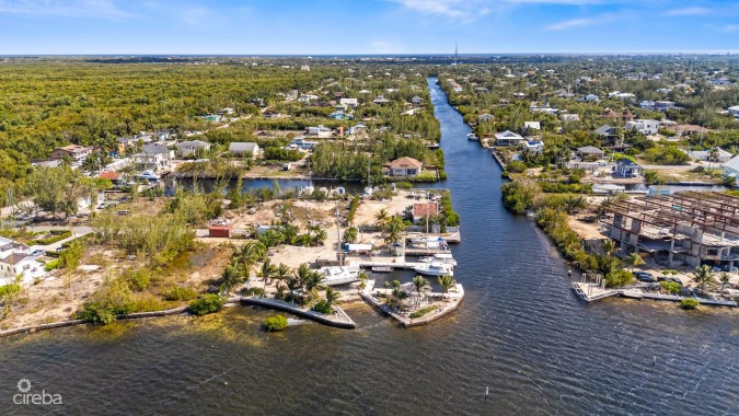 PRIME SEA FRONT LOT LOOKING @ NS AND DUCK POND