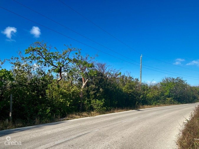 BLUFF LOT WITH FANTASTIC VIEWS
