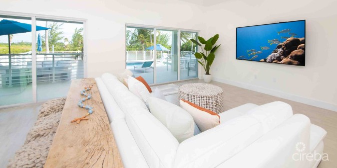 CARIB SUN - EXQUISITE WATERFRONT ESTATE W /GUESTHOUSE IN CAYMAN KAI