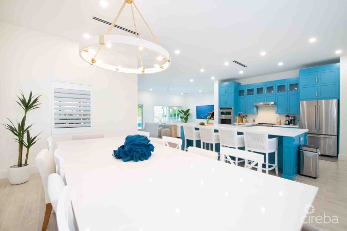 CARIB SUN - EXQUISITE WATERFRONT ESTATE W /GUESTHOUSE IN CAYMAN KAI
