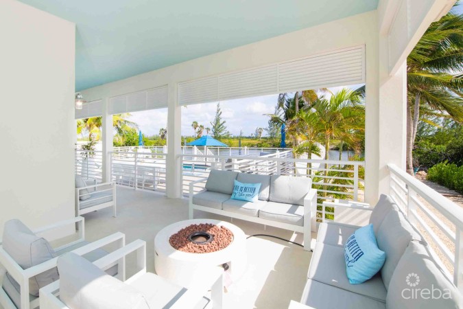 CARIB SUN - EXQUISITE WATERFRONT ESTATE W /GUESTHOUSE IN CAYMAN KAI