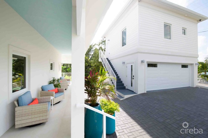 CARIB SUN - EXQUISITE WATERFRONT ESTATE W /GUESTHOUSE IN CAYMAN KAI
