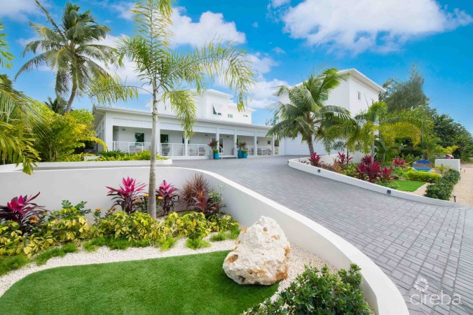 CARIB SUN - EXQUISITE WATERFRONT ESTATE W /GUESTHOUSE IN CAYMAN KAI