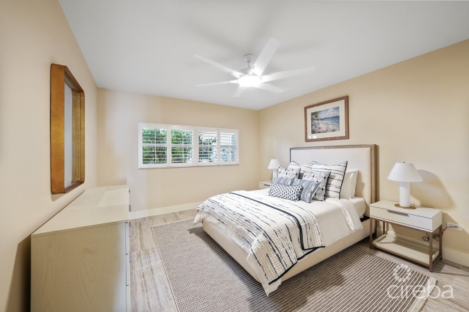 SEVEN MILE BEACHFRONT  CONDO, CAYMAN CLUB
