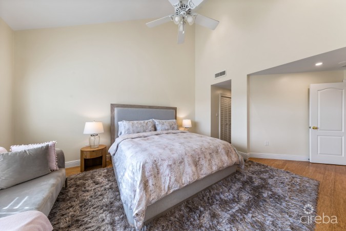 BRITANNIA REGENTS COURT 722, SEVEN MILE CORRIDOR FAMILY HOME