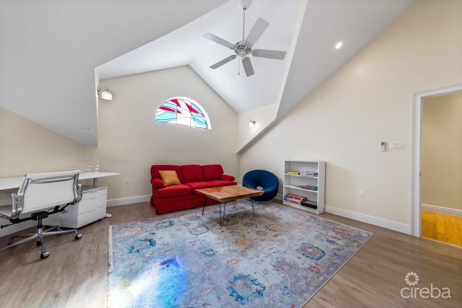 BRITANNIA REGENTS COURT 722, SEVEN MILE CORRIDOR FAMILY HOME