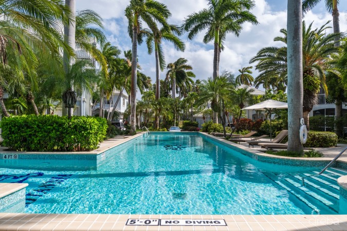 BRITANNIA KINGS COURT WITH TWO DOCK OPTIONS AVAILABLE