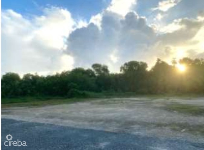 PERFECT DEVELOPMENT LOT WITH PLANNING APPROVED PLANS