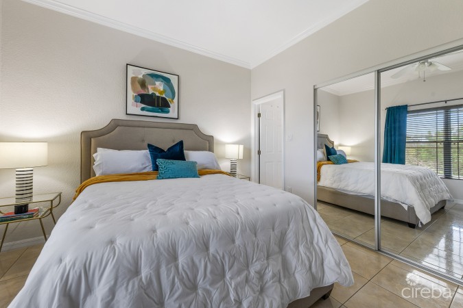 BEAUTIFULLY POLISHED 2BR CONDO - COLONIAL GRAND