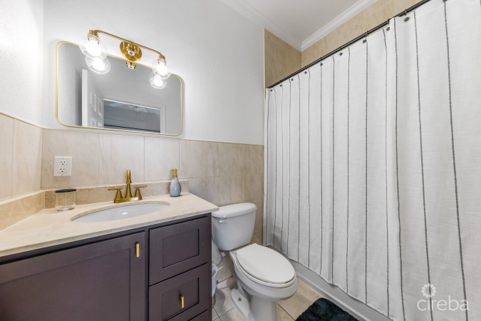 BEAUTIFULLY POLISHED 2BR CONDO - COLONIAL GRAND