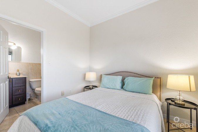 BEAUTIFULLY POLISHED 2BR CONDO - COLONIAL GRAND