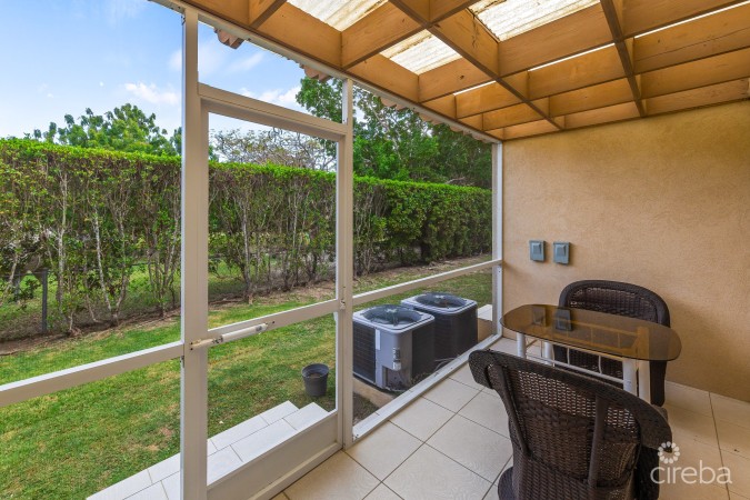 BEAUTIFULLY POLISHED 2BR CONDO - COLONIAL GRAND