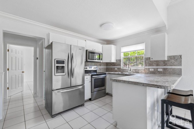 MAHOGANY LANE 5, WEST BAY APARTMENT